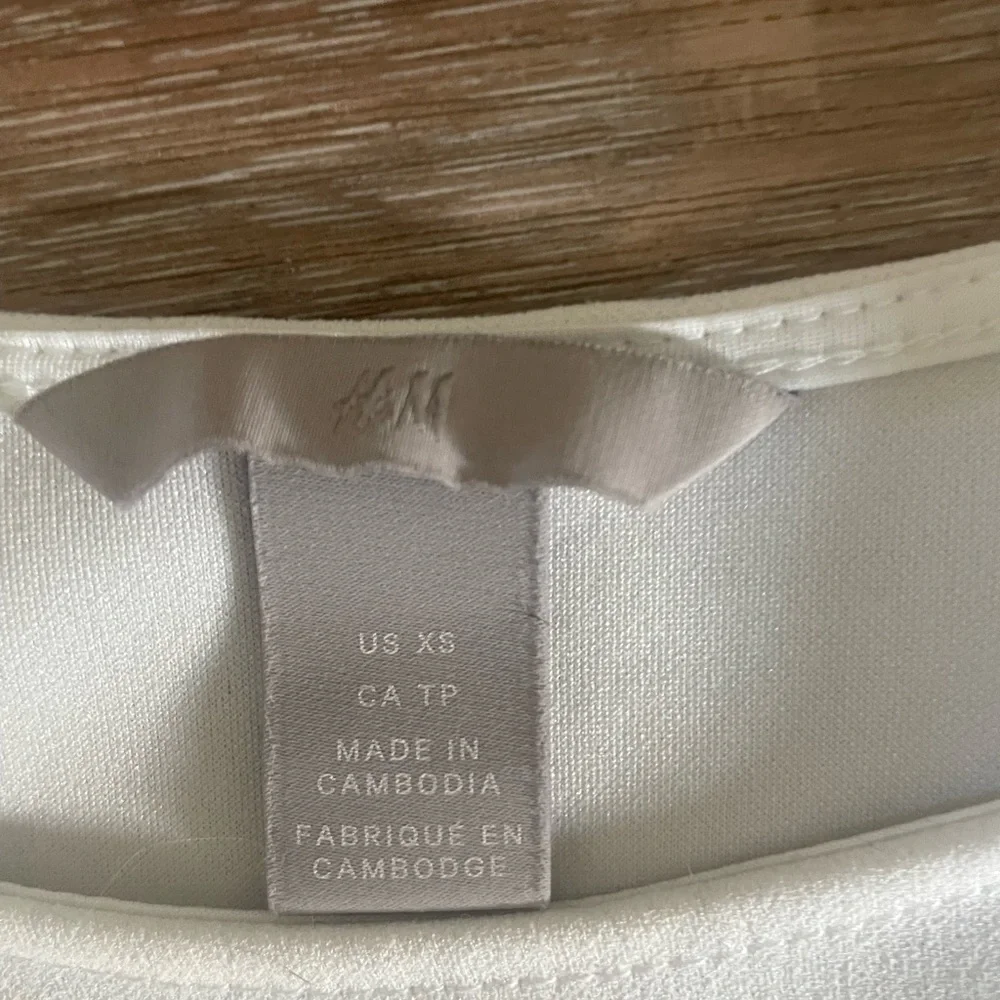 H&M blouse - Picture 2 of 2